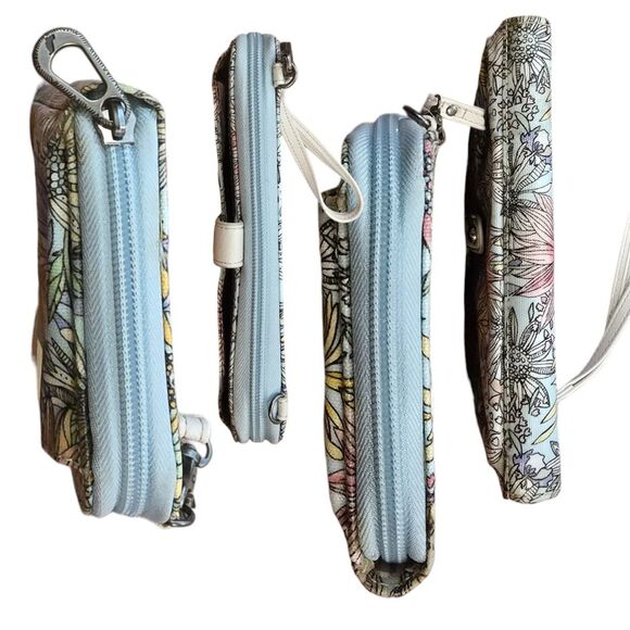 Sakroots Women's Large Smartphone Wristlet Wallet Pastel Flower Garden - Picture 3 of 6